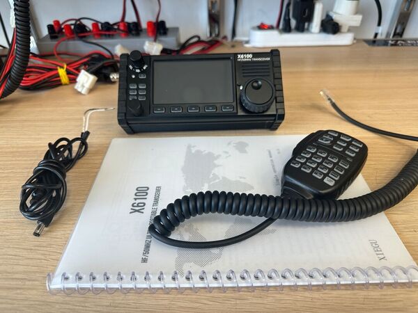 XIEGU X6100 - RTX SDR HF QRP 0.5 - 30 MHZ 10 W CON AT TUNER DSP OTTIMO