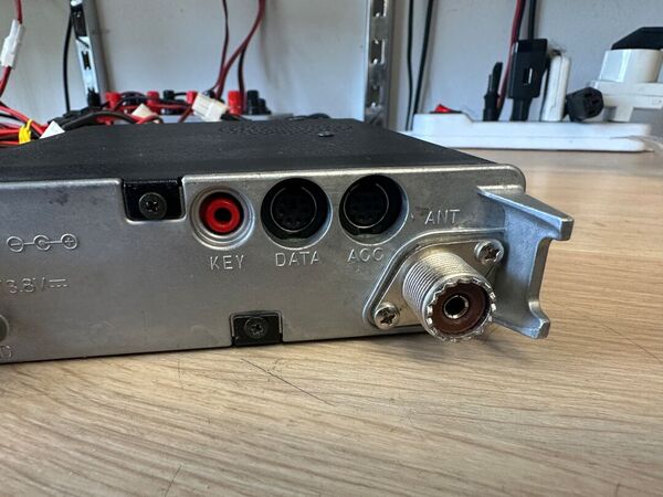 YAESU FT 817 QUADRIBANDA ALL MODE OTTIMO