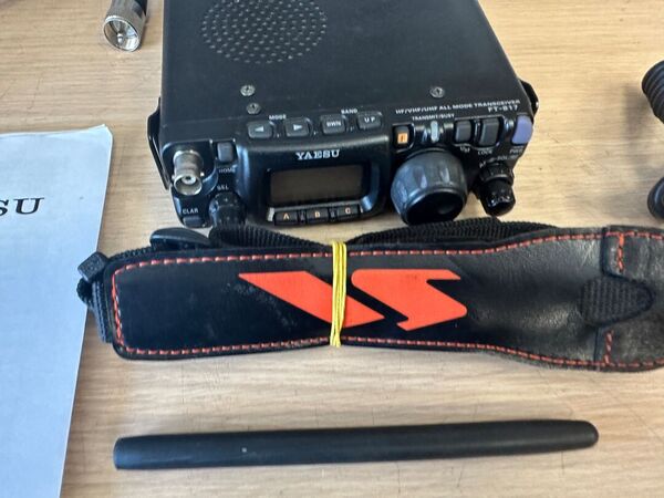 YAESU FT 817 QUADRIBANDA ALL MODE OTTIMO