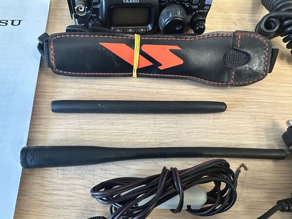 YAESU FT 817 QUADRIBANDA ALL MODE OTTIMO