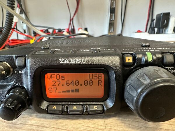 YAESU FT 817 QUADRIBANDA ALL MODE OTTIMO