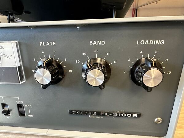 YAESU FL 2100 BLINEARE VALVOLARE HF ALIMENTAZIONE A 220 V OTTIMO VALVOLE NUOVE