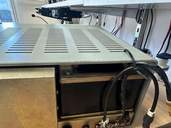 YAESU FL 2100 BLINEARE VALVOLARE HF ALIMENTAZIONE A 220 V OTTIMO VALVOLE NUOVE