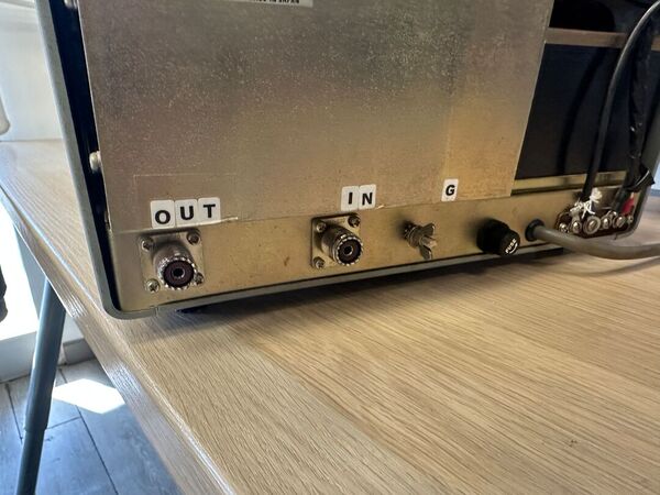 YAESU FL 2100 BLINEARE VALVOLARE HF ALIMENTAZIONE A 220 V OTTIMO VALVOLE NUOVE