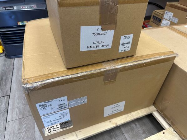 YAESU FT DX 101 MP HF E 50 MHZ ALL MODE 200 WATT COME NUOVO CON IMBALLI E GARANZIA CSY AND SON