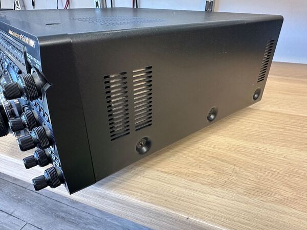 YAESU FT DX 101 MP HF E 50 MHZ ALL MODE 200 WATT COME NUOVO CON IMBALLI E GARANZIA CSY AND SON