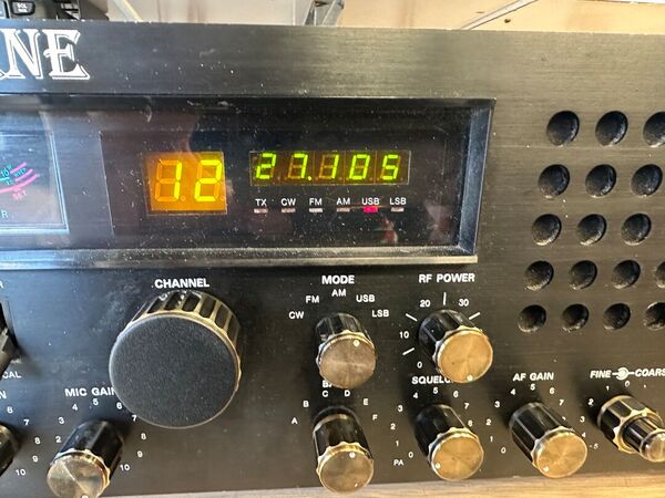 CRT GALAXI SATURNE CB HF BASE ALIMENTAZIONE A 220 V 6 BANDE OTTIMO