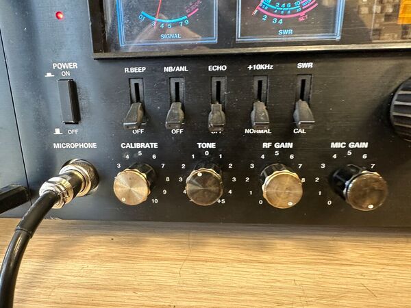 CRT GALAXI SATURNE CB HF BASE ALIMENTAZIONE A 220 V 6 BANDE OTTIMO