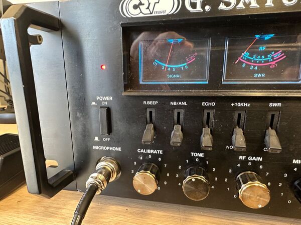 CRT GALAXI SATURNE CB HF BASE ALIMENTAZIONE A 220 V 6 BANDE OTTIMO