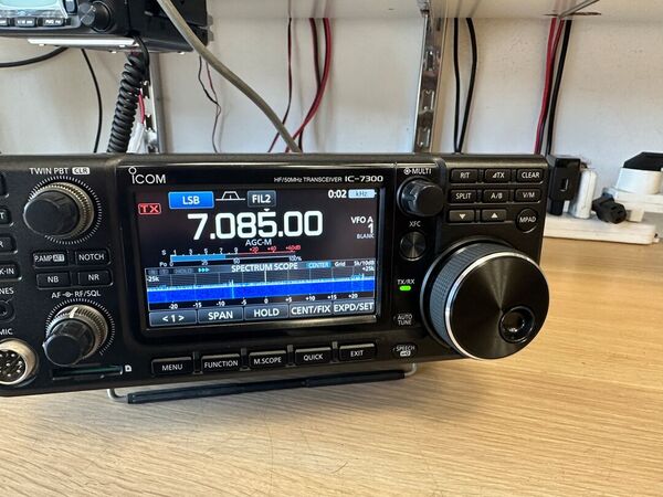 ICOM IC 7300 HF E 50 MHZ ALL MODE OTTIMO CON IMBALLO