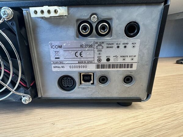 ICOM IC 7300 HF E 50 MHZ ALL MODE OTTIMO CON IMBALLO