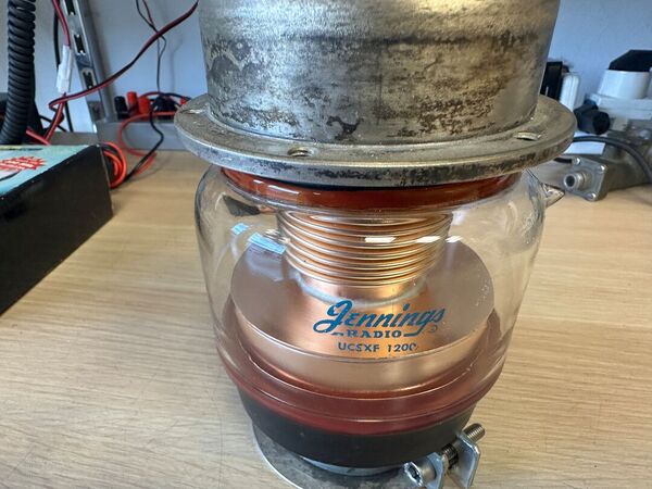 Jennings UCSXF-1200-10S Vacuum Variable Capacitor 25-1200 pF @ 10 KV NON TESTATO
