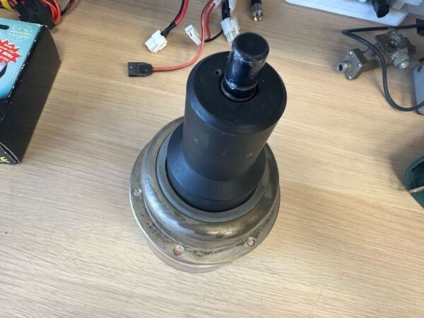 Jennings UCSXF-1200-10S Vacuum Variable Capacitor 25-1200 pF @ 10 KV NON TESTATO