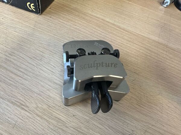 BEGALI SCOLPTURE TASTO TELEGRAFICO COME NUOVO CON DEDICA E SIGLA E IMBALLO