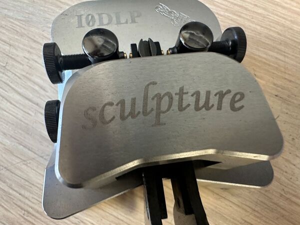 BEGALI SCOLPTURE TASTO TELEGRAFICO COME NUOVO CON DEDICA E SIGLA E IMBALLO