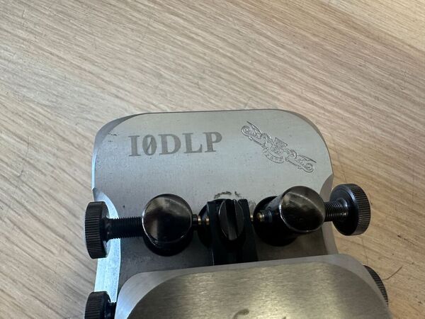 BEGALI SCOLPTURE TASTO TELEGRAFICO COME NUOVO CON DEDICA E SIGLA E IMBALLO