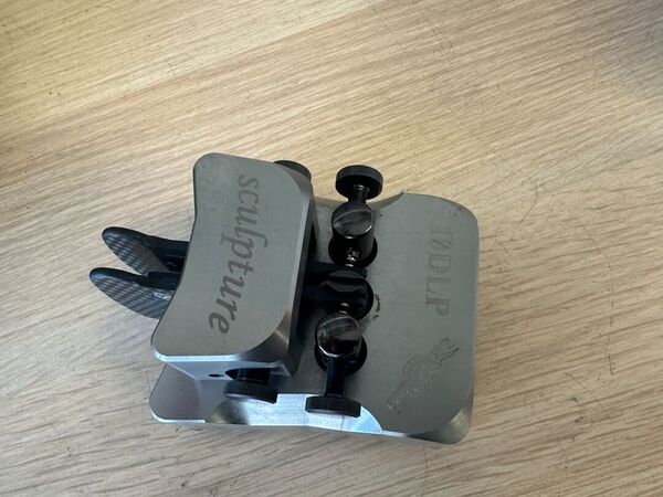 BEGALI SCOLPTURE TASTO TELEGRAFICO COME NUOVO CON DEDICA E SIGLA E IMBALLO