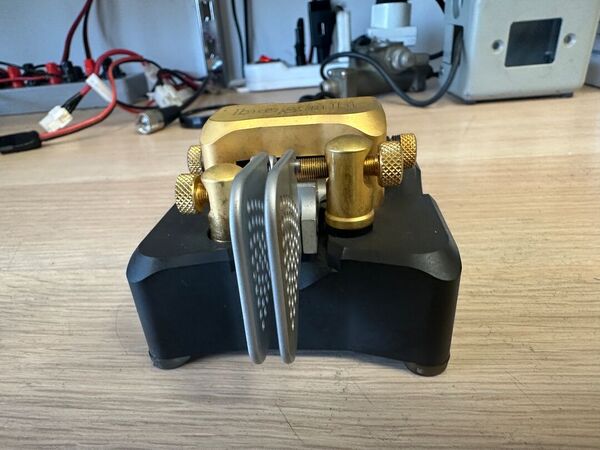 BEGALI LEONESSA DUAL PADDLE KEYS COME NUOVO CON SIGLA E DEDICA