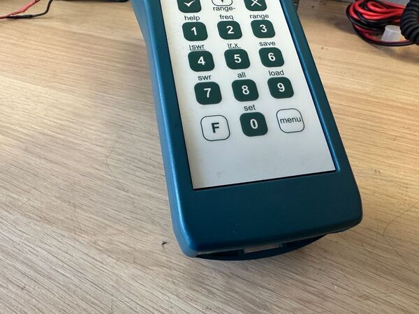 RIG EXPERT AA 200  ANALIZZZATORE D'ANTENNA DIGITALE DA 0 A 200 MHZ OTTIMO CON CUSTODIA