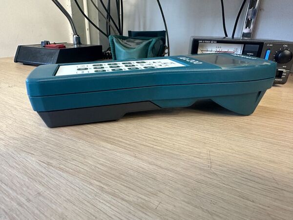 RIG EXPERT AA 200  ANALIZZZATORE D'ANTENNA DIGITALE DA 0 A 200 MHZ OTTIMO CON CUSTODIA