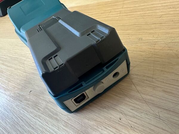 RIG EXPERT AA 200  ANALIZZZATORE D'ANTENNA DIGITALE DA 0 A 200 MHZ OTTIMO CON CUSTODIA