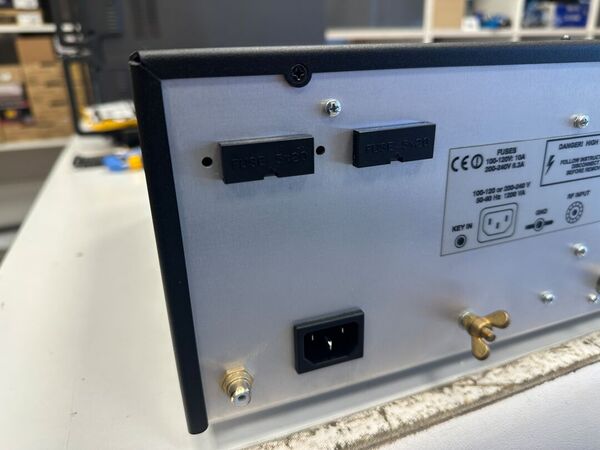 ACOM 1010 LINEARE VALVOLRE HF DA 160 A 10 METRI 700 WATT PEP COME NUOVO DOPPIO IMBALLO GARANZIA CSY AND SON