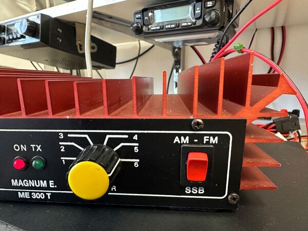 MAGNUM ME 300 T LINEARE CB HF 26-30 MHZ OTTIMO