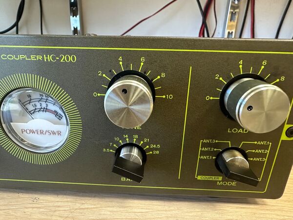 TOKYO HI POWER ANTENNA CUOPLER HC 200  ACCORDATORE MANUALE ANTENNA HF OTTIMO E RARO CON IMBALLO