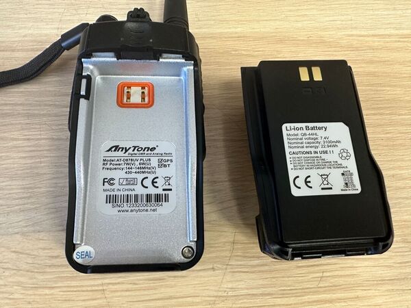 ANYTONE AT D878 UV PLUS PORTATILE BIBANDA 144 /430 ANALOGICO DIGITALE DMR OTTIMO CON IMBALLO