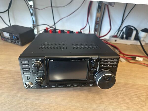 ICOM IC 7300 HF E 50 MHZ CALL MODE OME NUOVO NOVEMBRE 2025 CON IMBALLO