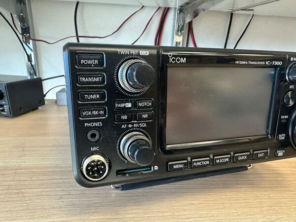 ICOM IC 7300 HF E 50 MHZ CALL MODE OME NUOVO NOVEMBRE 2025 CON IMBALLO
