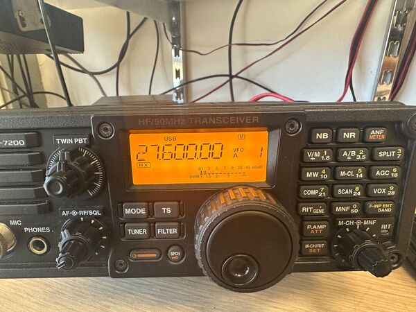 ICOM IC 7200 HF E 50 MHZ ALL MODE OTTIMO CON STAFFA VEICOLARE
