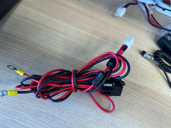 ICOM IC 7200 HF E 50 MHZ ALL MODE OTTIMO CON STAFFA VEICOLARE