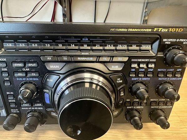 YAESU FT DX 101 D HF E 50 MHZ COME NUOVO CON IMBALLO E GARANZIA CSY AND SON  1 ANNO
