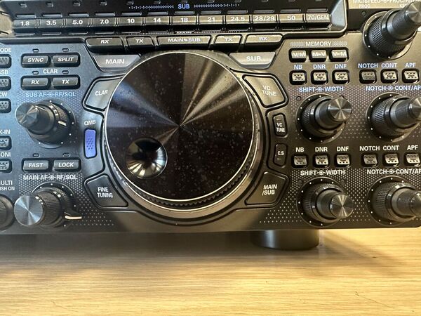 YAESU FT DX 101 D HF E 50 MHZ COME NUOVO CON IMBALLO E GARANZIA CSY AND SON  1 ANNO
