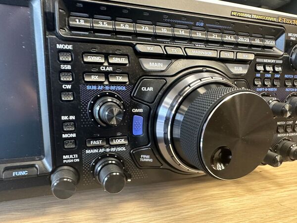 YAESU FT DX 101 D HF E 50 MHZ COME NUOVO CON IMBALLO E GARANZIA CSY AND SON  1 ANNO