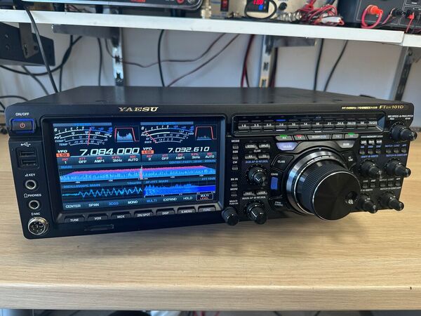 YAESU FT DX 101 D HF E 50 MHZ COME NUOVO CON IMBALLO E GARANZIA CSY AND SON  1 ANNO