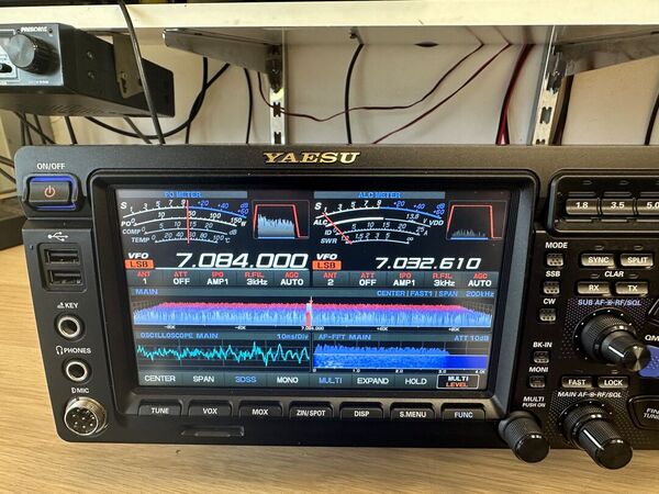 YAESU FT DX 101 D HF E 50 MHZ COME NUOVO CON IMBALLO E GARANZIA CSY AND SON  1 ANNO