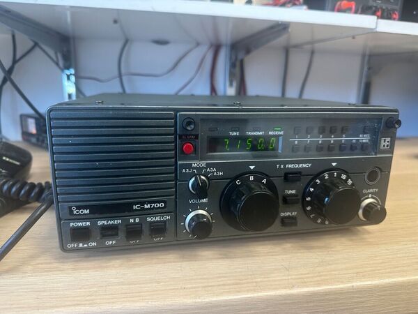 ICOM IC M 700 HF MARINO CON  BANDE RADIOAMATORIALI OTTIMO 150 WATT