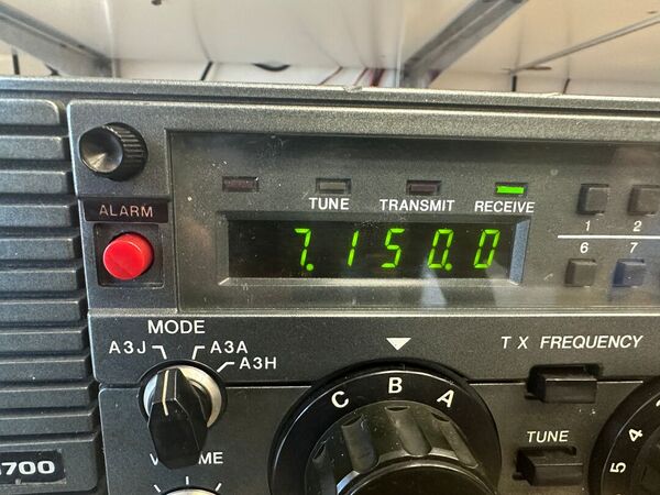 ICOM IC M 700 HF MARINO CON  BANDE RADIOAMATORIALI OTTIMO 150 WATT