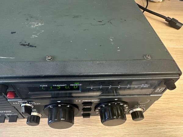 ICOM IC M 700 HF MARINO CON  BANDE RADIOAMATORIALI OTTIMO 150 WATT