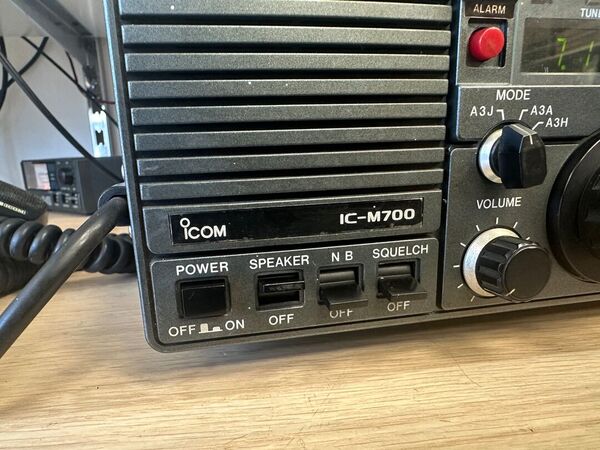 ICOM IC M 700 HF MARINO CON  BANDE RADIOAMATORIALI OTTIMO 150 WATT