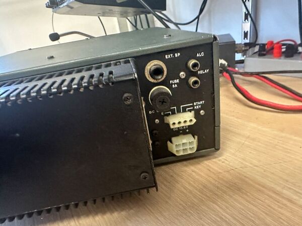 ICOM IC M 700 HF MARINO CON  BANDE RADIOAMATORIALI OTTIMO 150 WATT