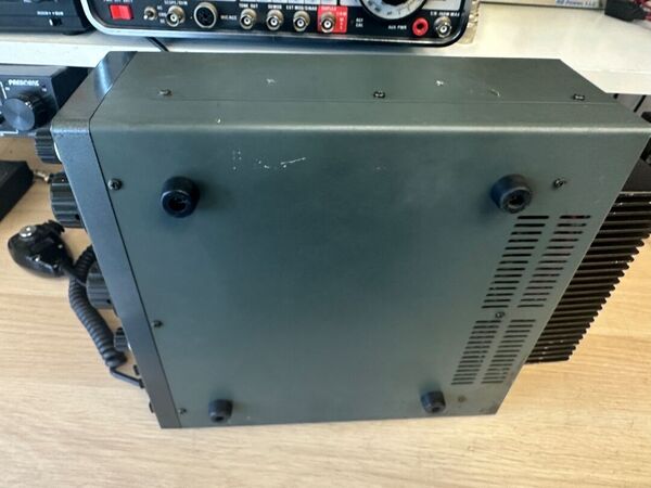 ICOM IC M 700 HF MARINO CON  BANDE RADIOAMATORIALI OTTIMO 150 WATT