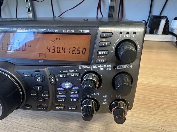 KENWOOD TS 2000 X PENTABANDA HF 50 144 430 1200 MHZ ALL MODE OTTIMO DOPPIO IMBALLO