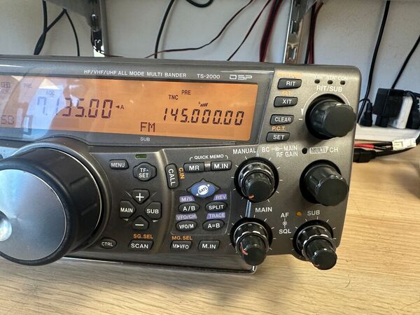 KENWOOD TS 2000 E QUADRIBANDA ALL MODE OTTIMO CON IMBALLO