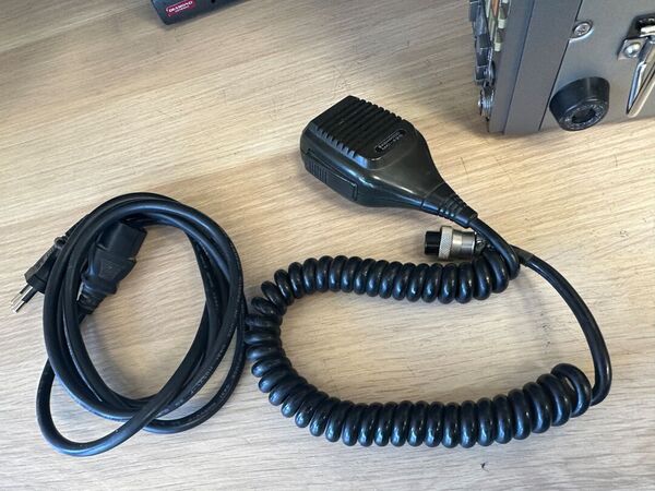 KENWOOD TS 711 VHF ALL MODE ALIMENTAZIONE A 220 V OTTIMO