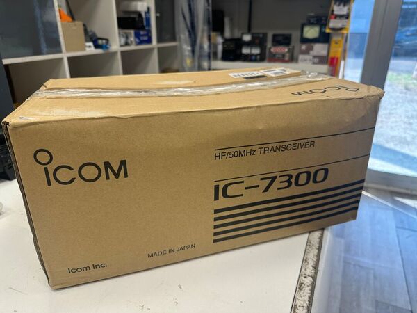 ICOM IC 7300 HF E 50 MHZ ALL MODE OTTIMO CON IMBALLO