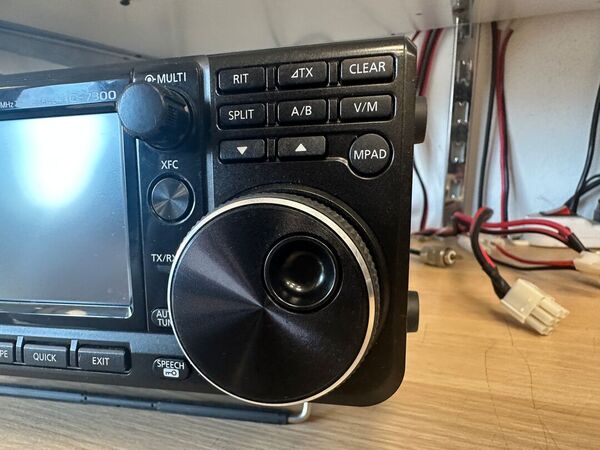 ICOM IC 7300 HF E 50 MHZ ALL MODE OTTIMO CON IMBALLO