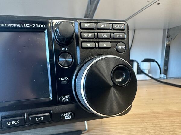ICOM IC 7300 HF E 50 MHZ ALL MODE OTTIMO CON IMBALLO